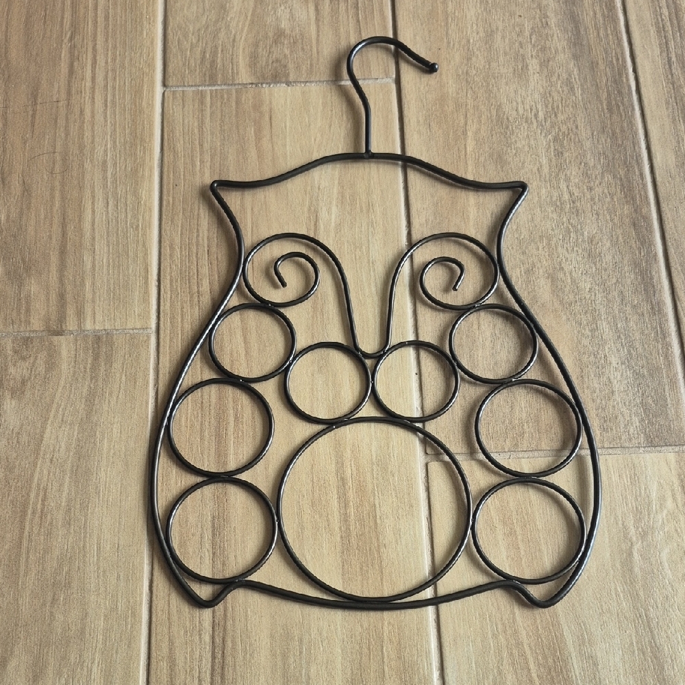 Metal Owl Scarf And Belt Closet Holder
